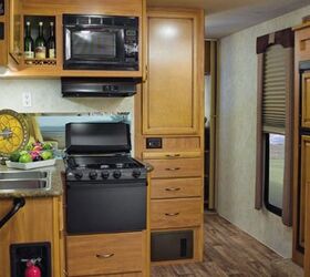 fleetwood rv launches 2011 storm crossover motor home