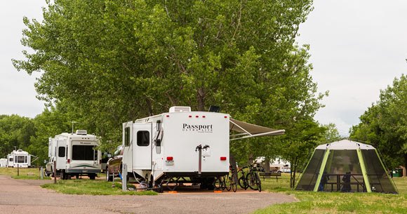 how to pick your rv campsite, Photo by urbanlight Bigstock com