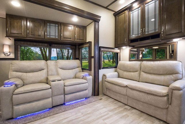 2018 Grand Design Solitude 344GK Review | RV Guide