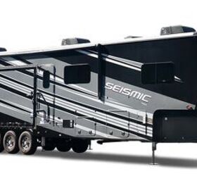 2023 Jayco Seismic Luxury Series 3815