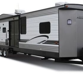 2019 Forest River Wildwood Lodge DLX 4002Q