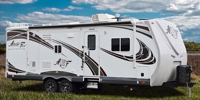 2019 Northwood Arctic Silver Fox Edition 32A