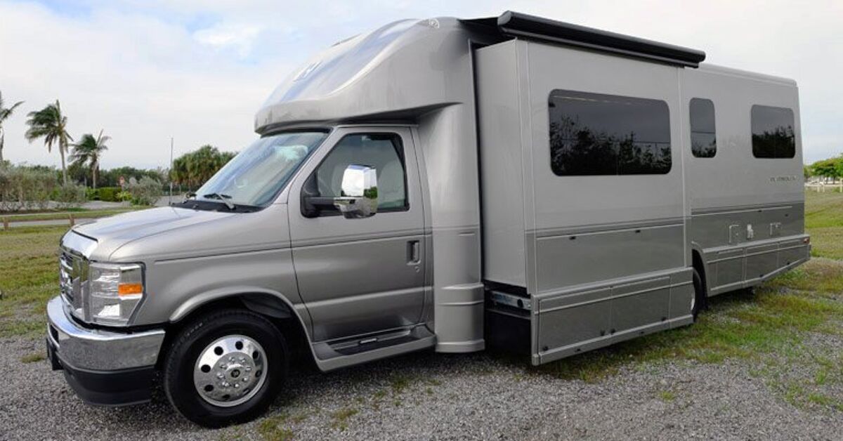 2025 Coach House Platinum IV 261 ST | RV Guide